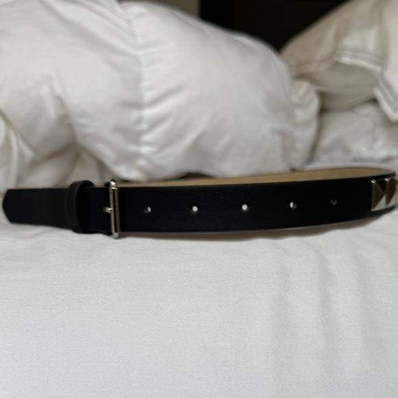 Women’s Black Pyramid Studded Belt - Picture 6 of 9